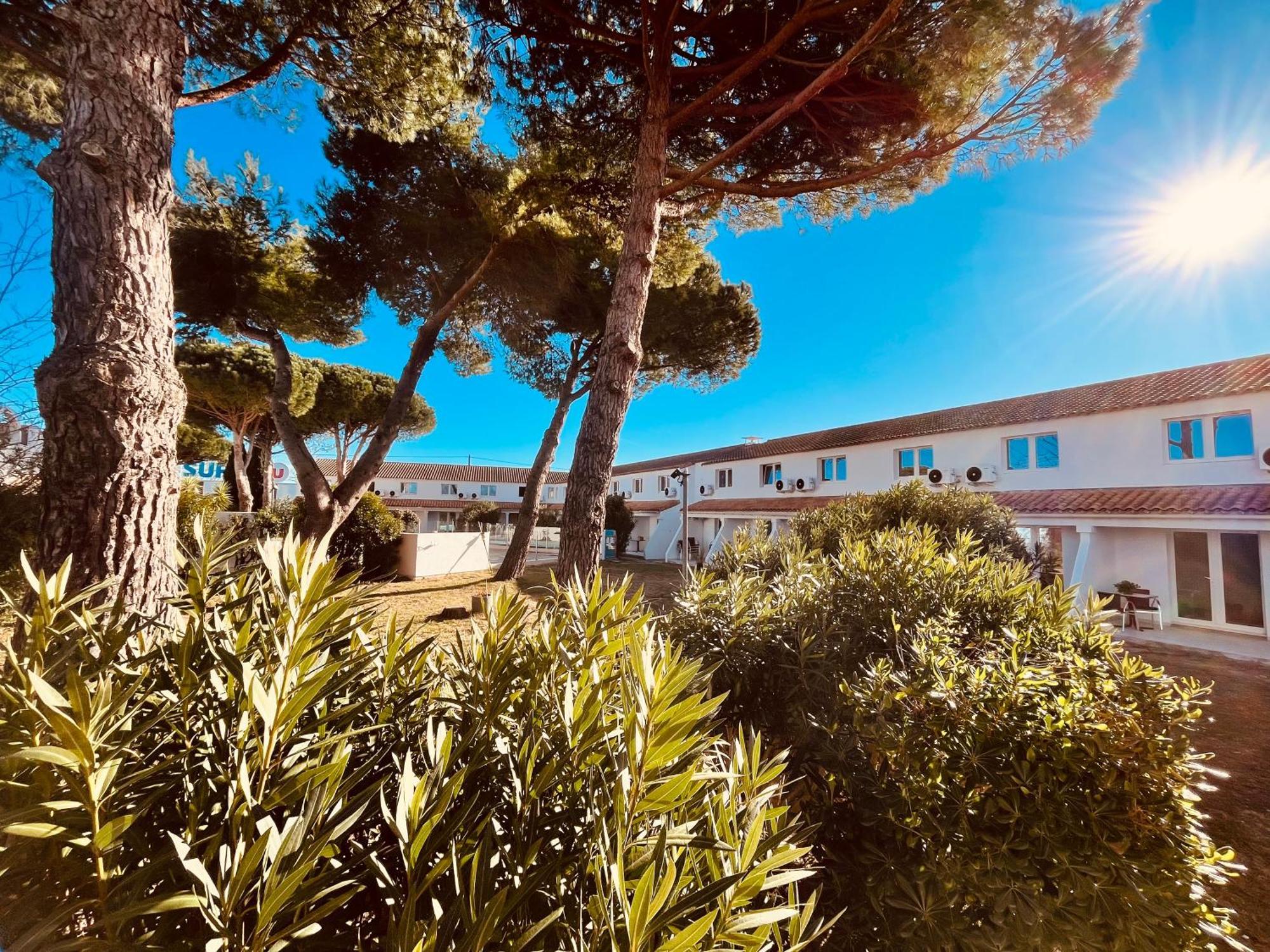 Artemia Aigues-Mortes - Hotel Avec Piscine Zewnętrze zdjęcie