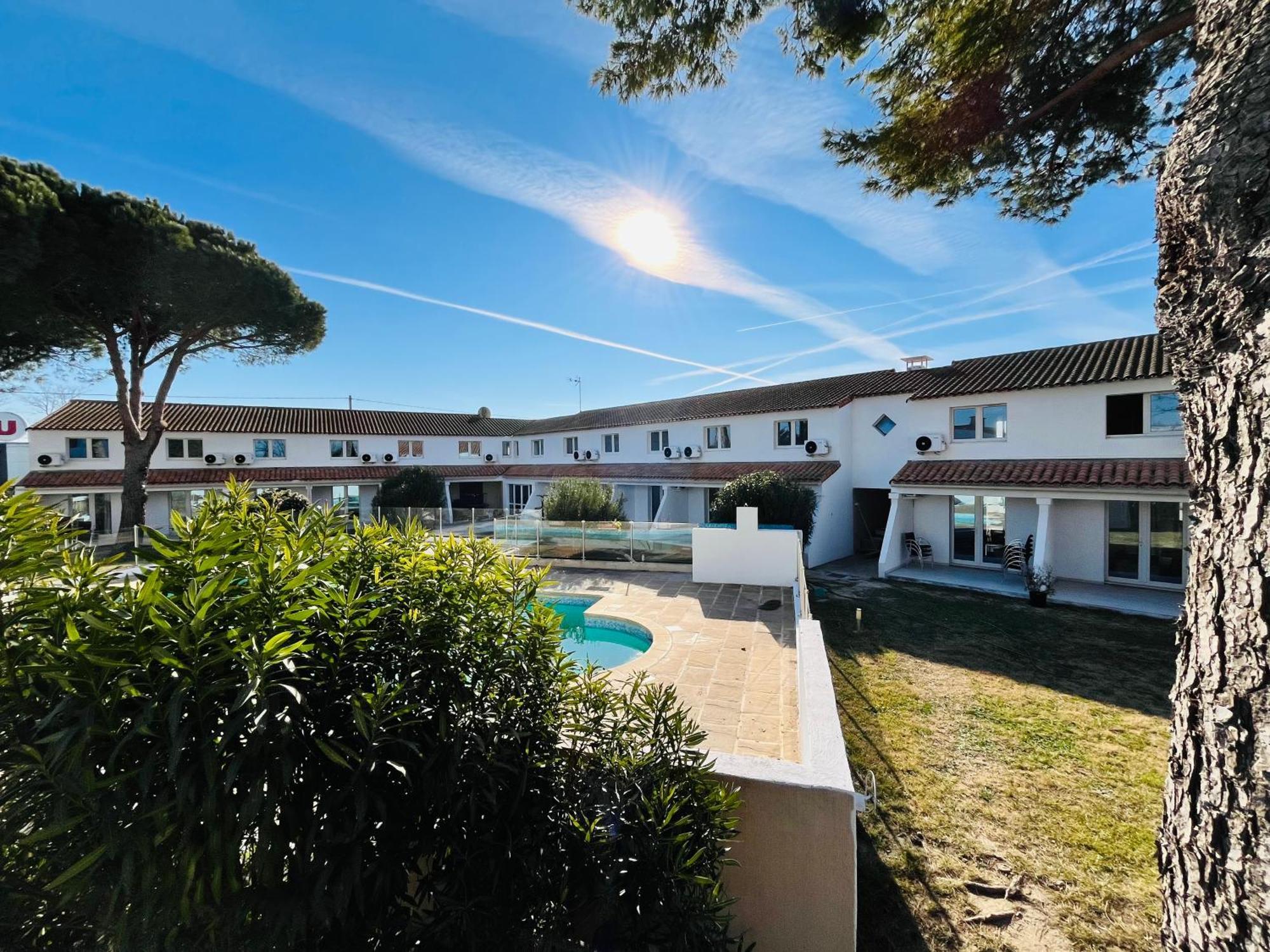 Artemia Aigues-Mortes - Hotel Avec Piscine Zewnętrze zdjęcie