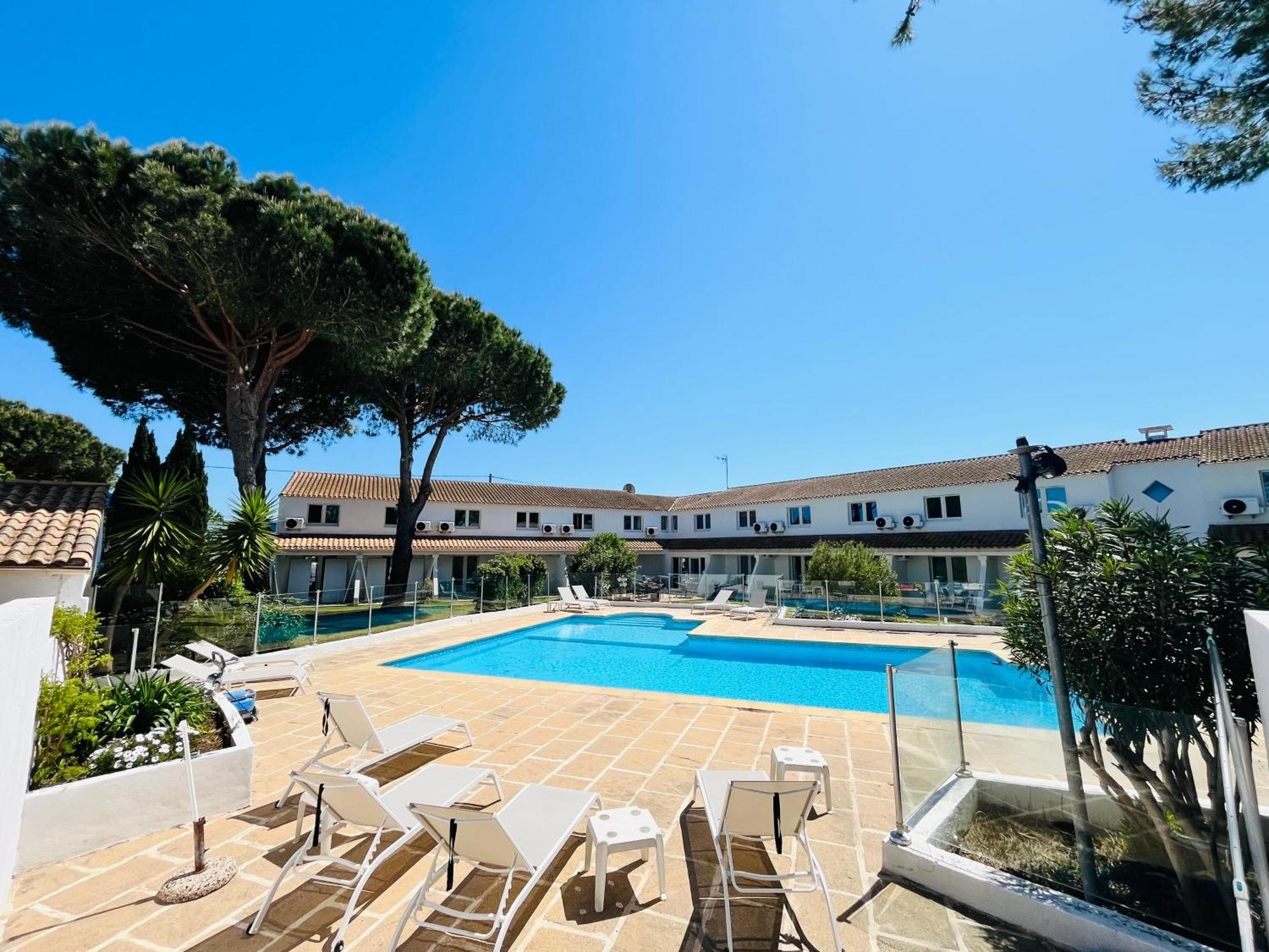 Artemia Aigues-Mortes - Hotel Avec Piscine Zewnętrze zdjęcie