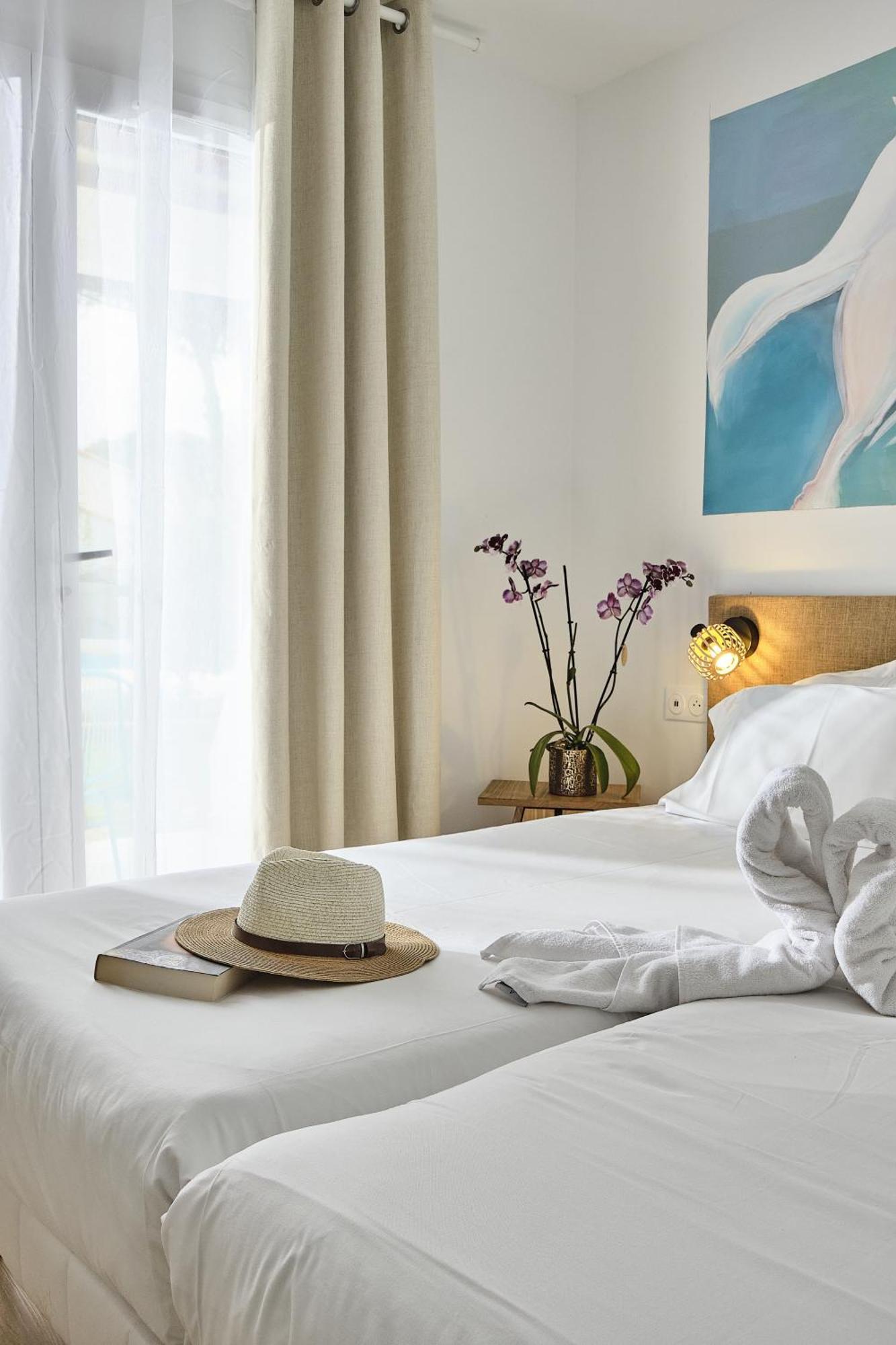 Artemia Aigues-Mortes - Hotel Avec Piscine Zewnętrze zdjęcie