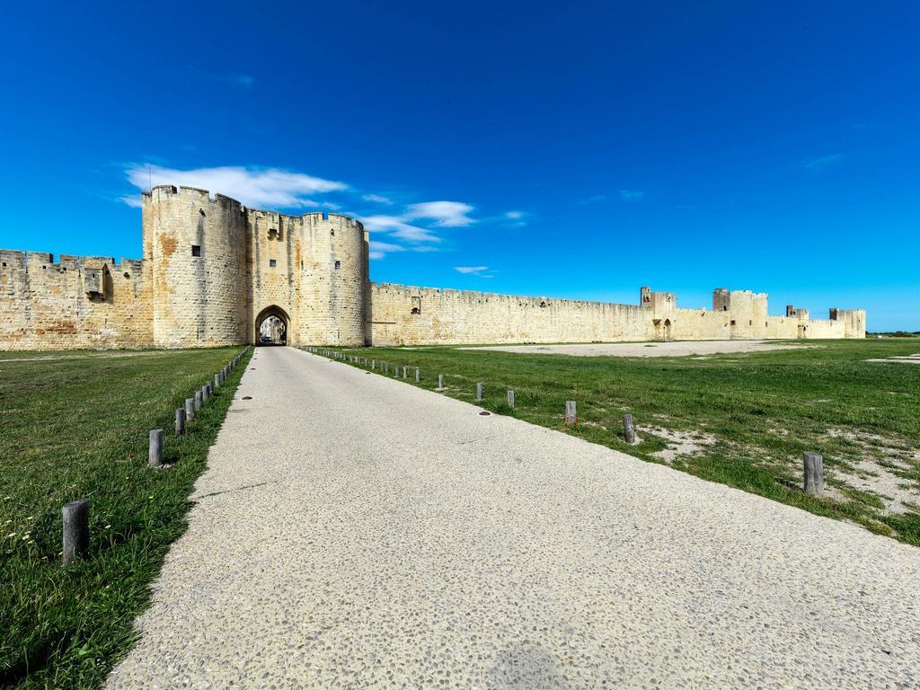 Artemia Aigues-Mortes - Hotel Avec Piscine Zewnętrze zdjęcie