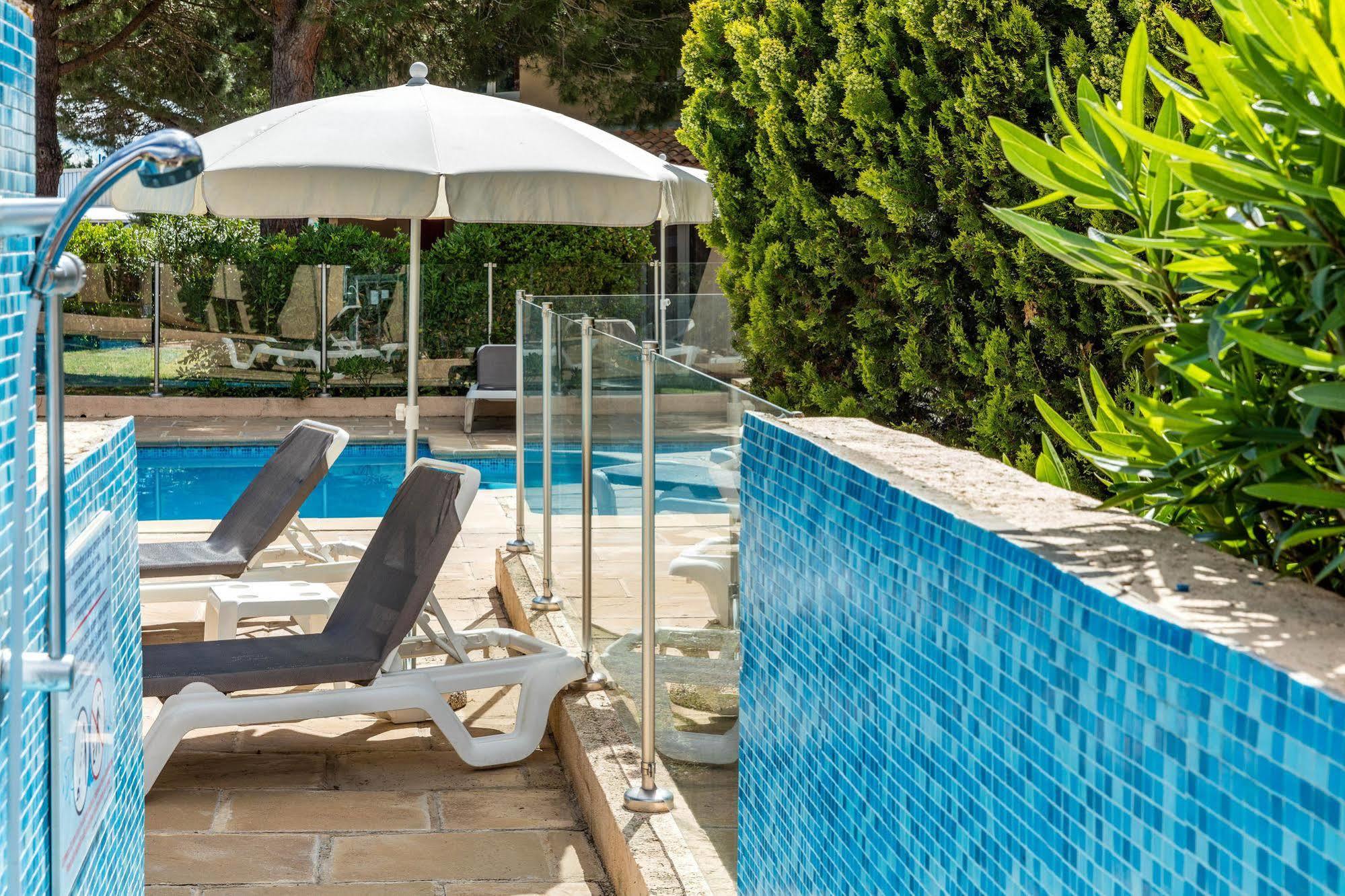 Artemia Aigues-Mortes - Hotel Avec Piscine Zewnętrze zdjęcie
